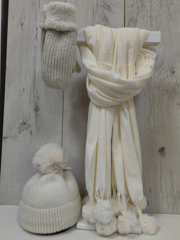 Cosy Accessory Hat Glove and Scarf in Cream