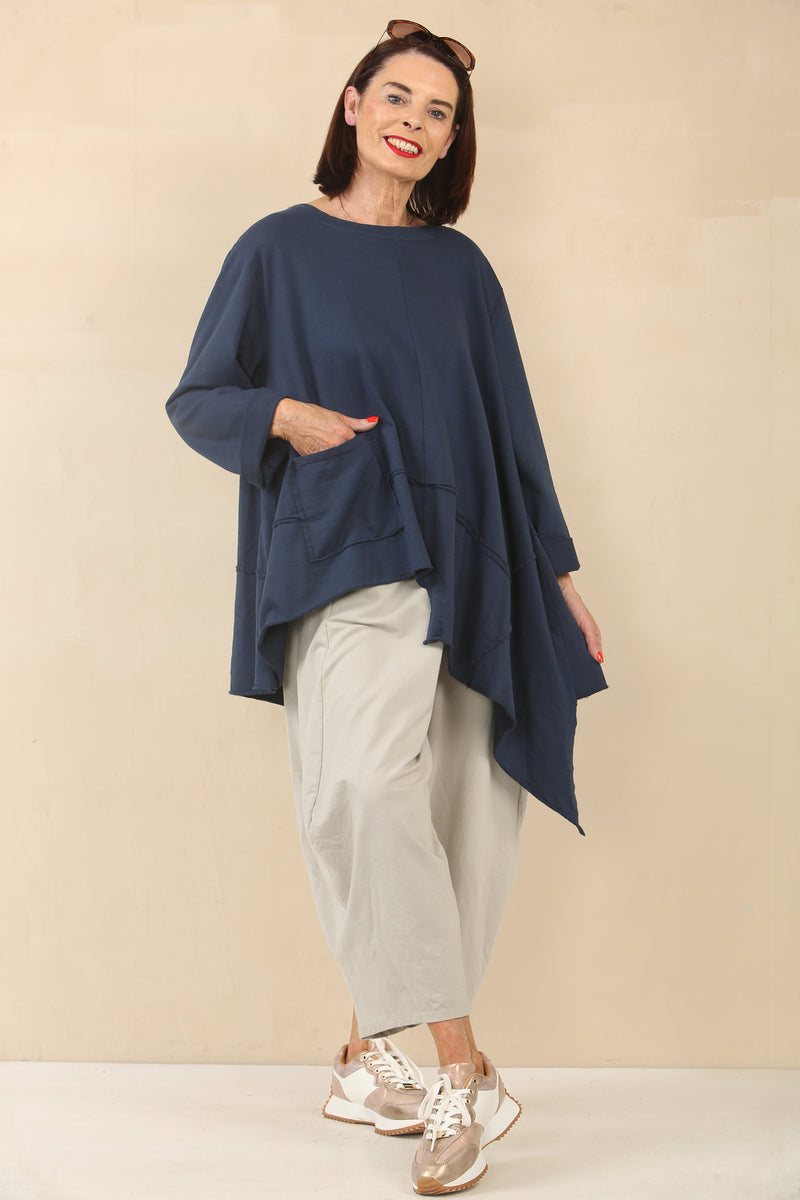 COLEENE HIGH-LOW SWEATSHIRT in Navy color