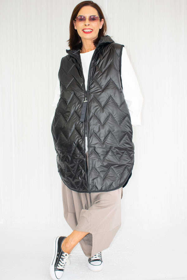 Willoughby Hooded Gilet in Black