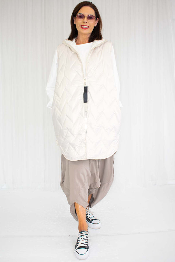 Willoughby Hooded Gilet in Iridescent Cream