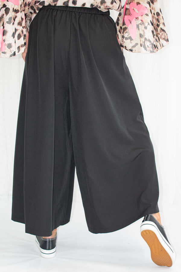 Aria Zip Side Wide Leg Culottes in Black