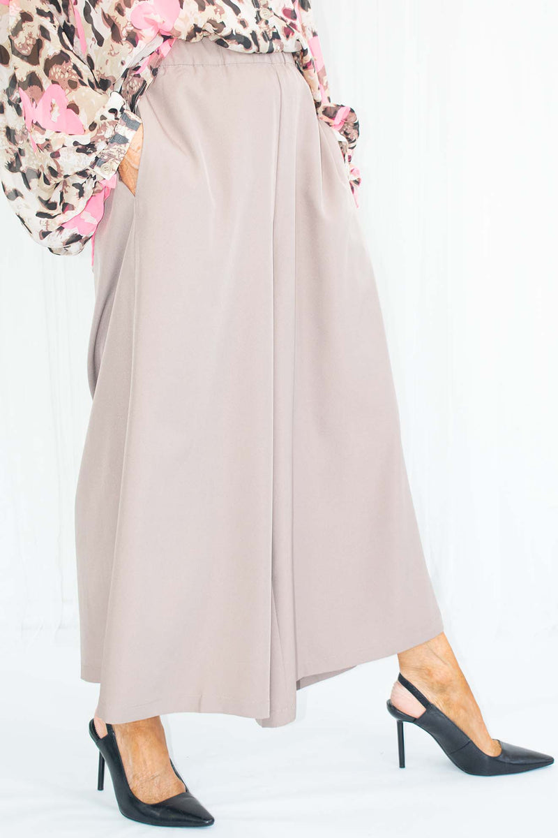 Aria Zip Side Wide Leg Culottes in Mocha