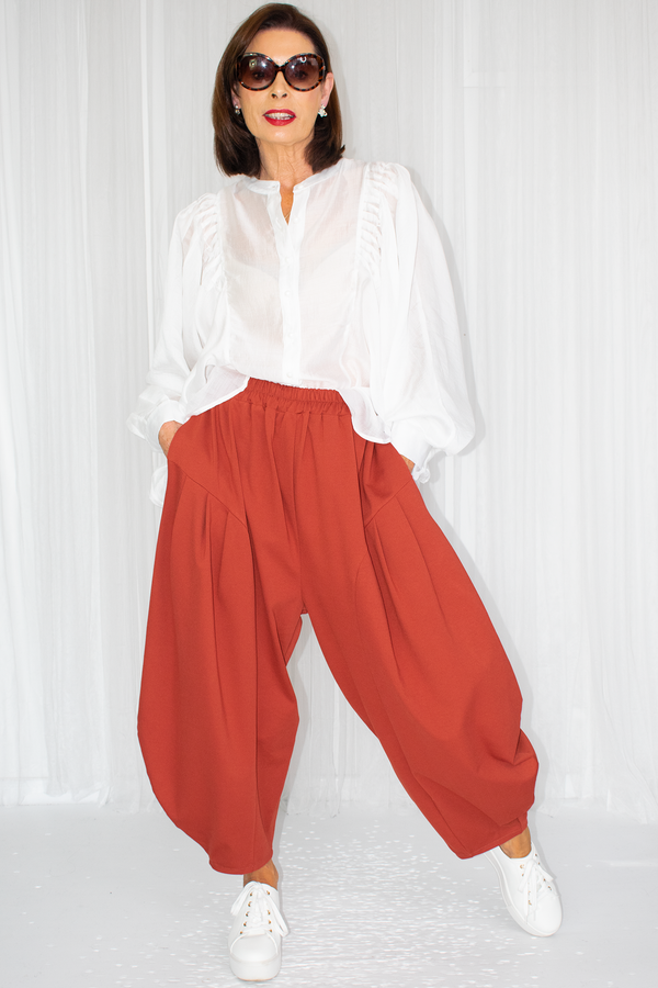 Juniper Pleat Waist Cocoon Trouser in Rust