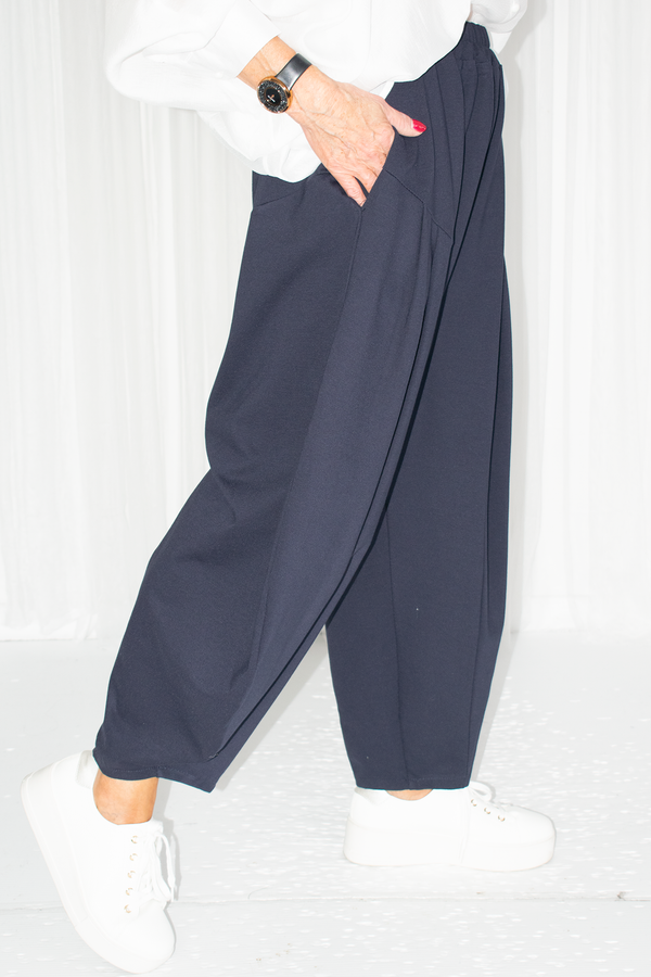 Juniper Pleat Waist Cocoon Trouser in Navy