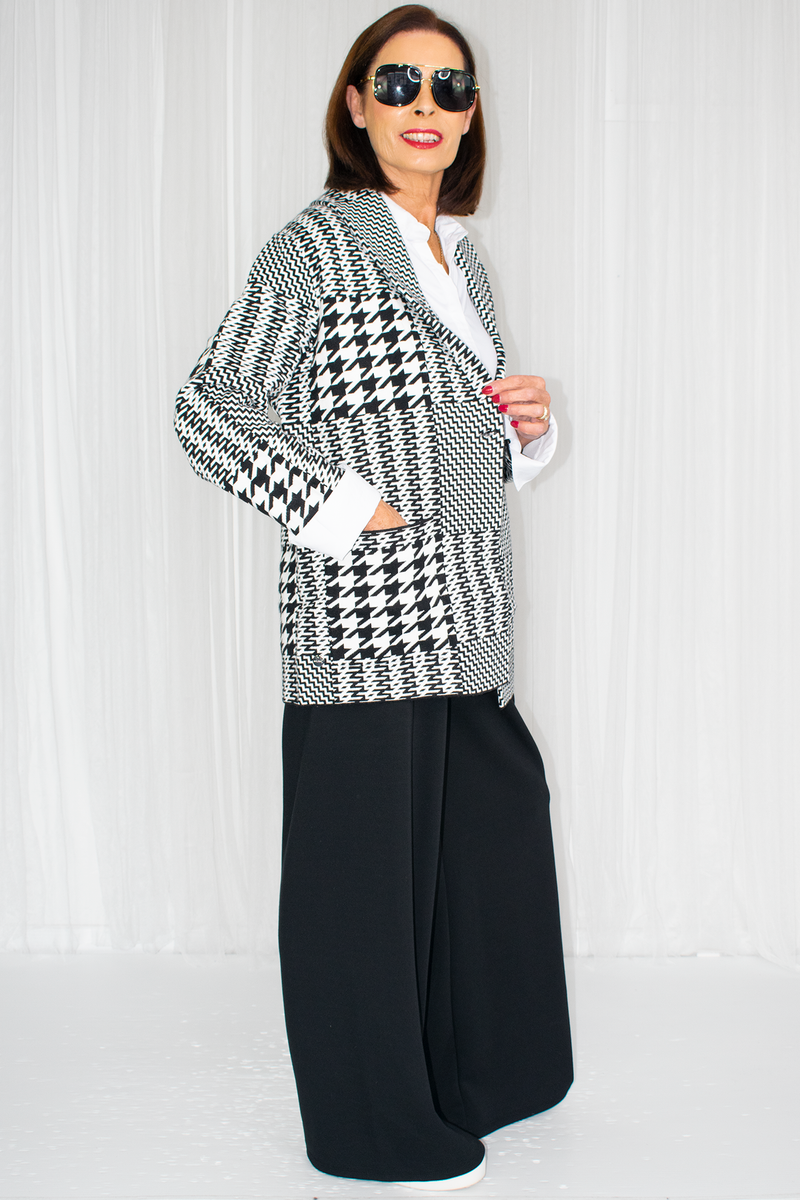 Hannah Houndstooth One Button Knitted Blazer in Mono