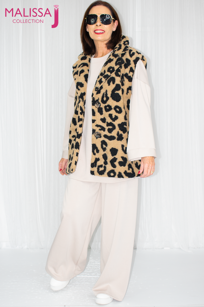 Roxie Borg Fabric Collared Gilet in Leopard Print