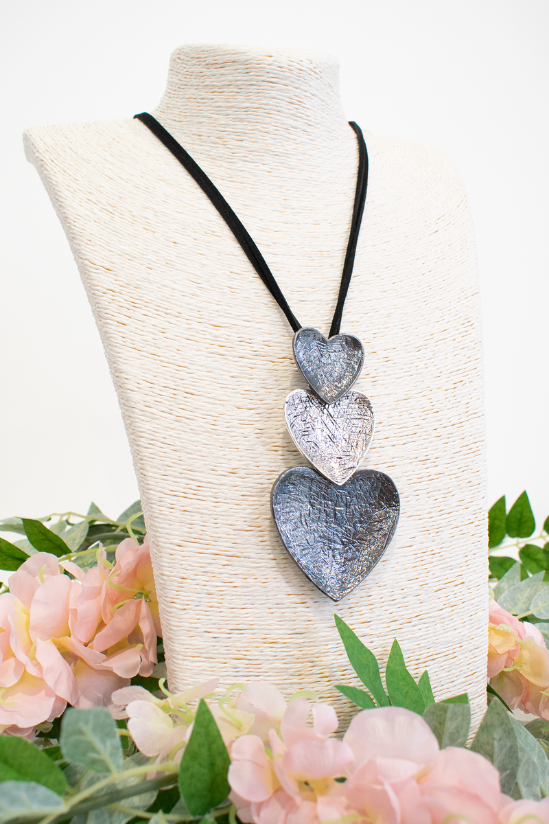 Luxury 3 heart pendant necklace in Gun Metal