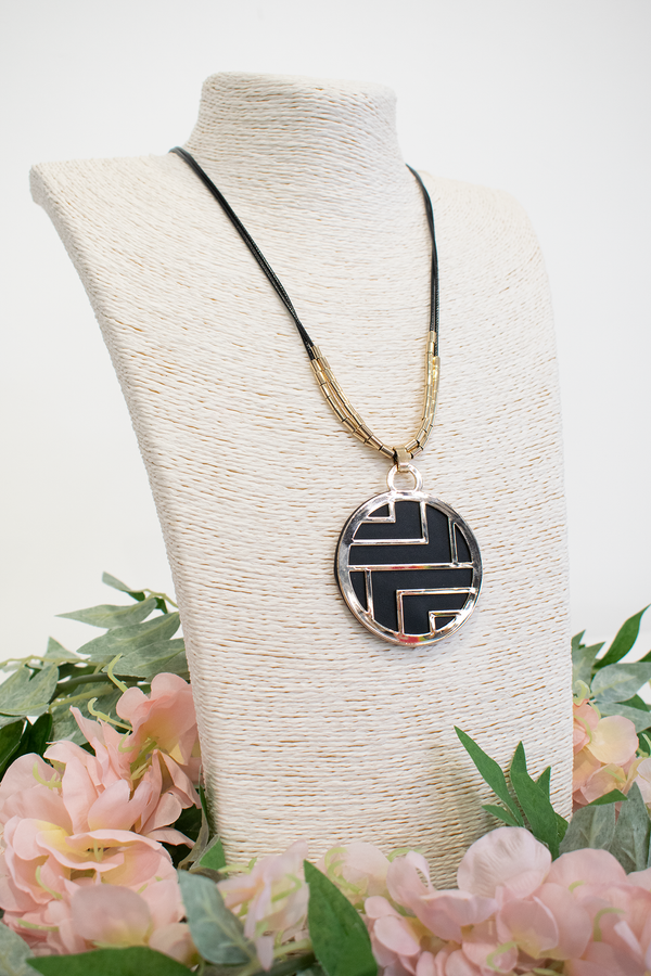 Geometric Circle Reversible Pendant Necklace in Black