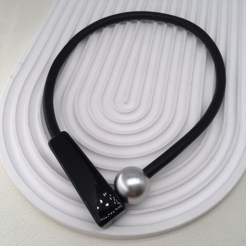 Pearl Magnetic Fastening Black Rubber Necklace