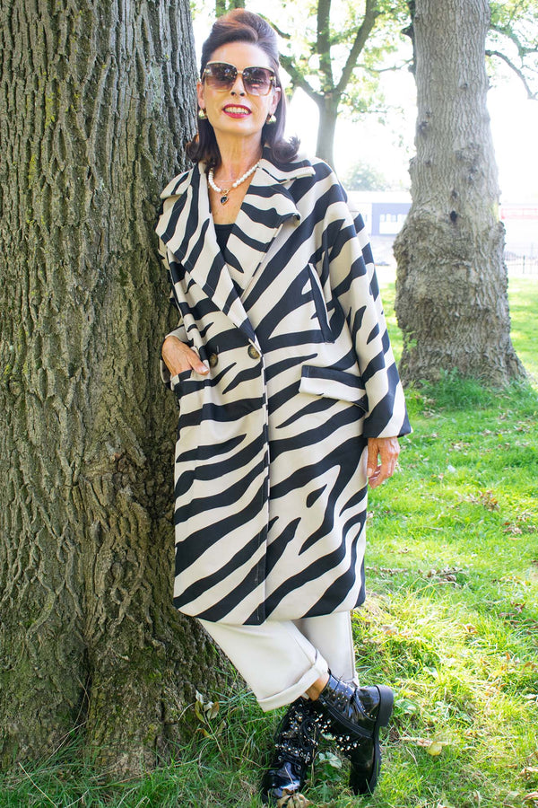 Elegant Holland Park Coat in Beige Animal Print