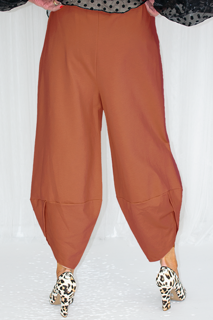 Reagan Scuba Two Pocket Cocoon Trouser in dark chocolate