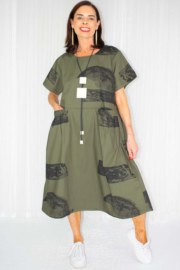 Zeta Abstract Print Two Pocket Dress in Khaki