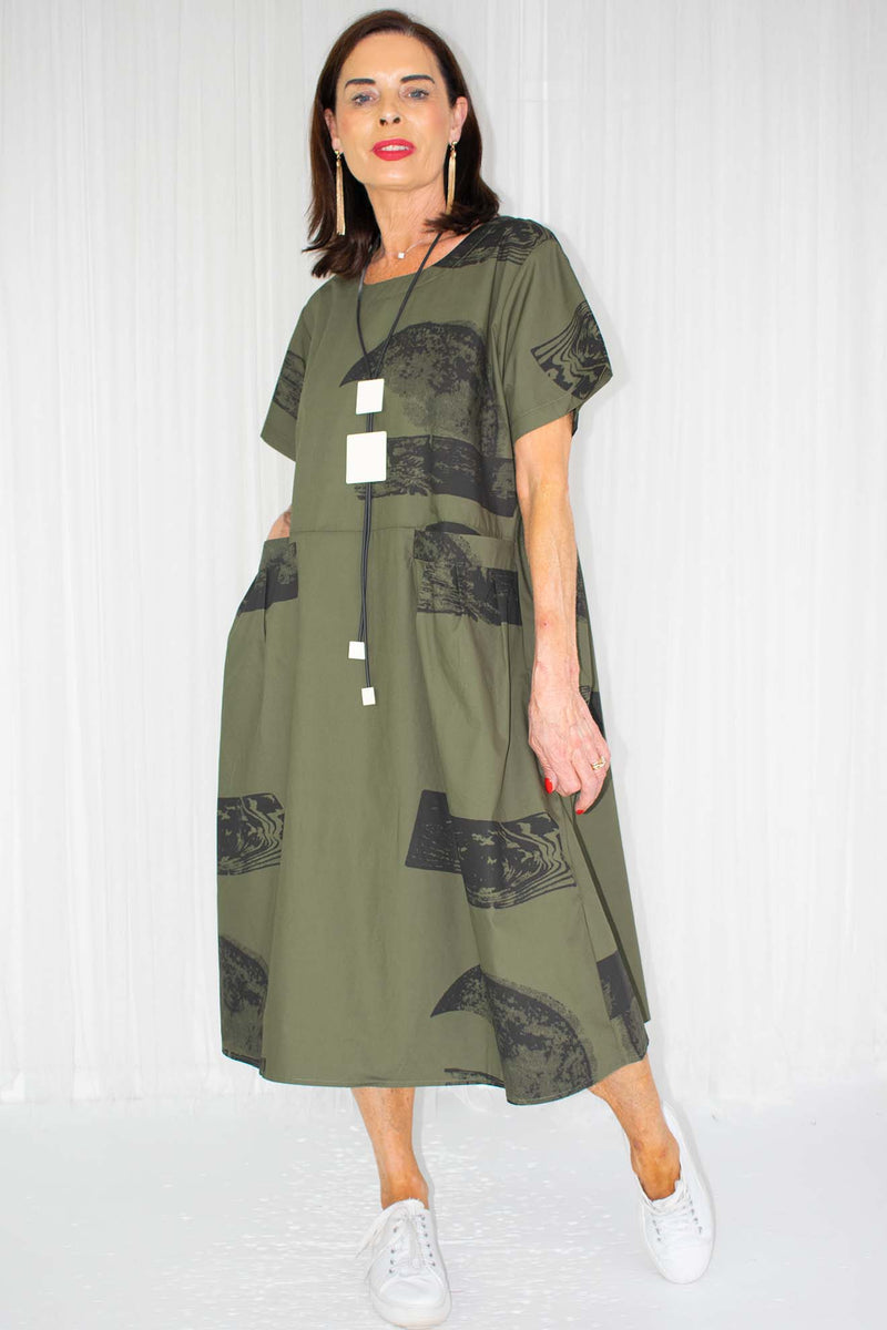 Zeta Abstract Print Two Pocket Dress in Khaki